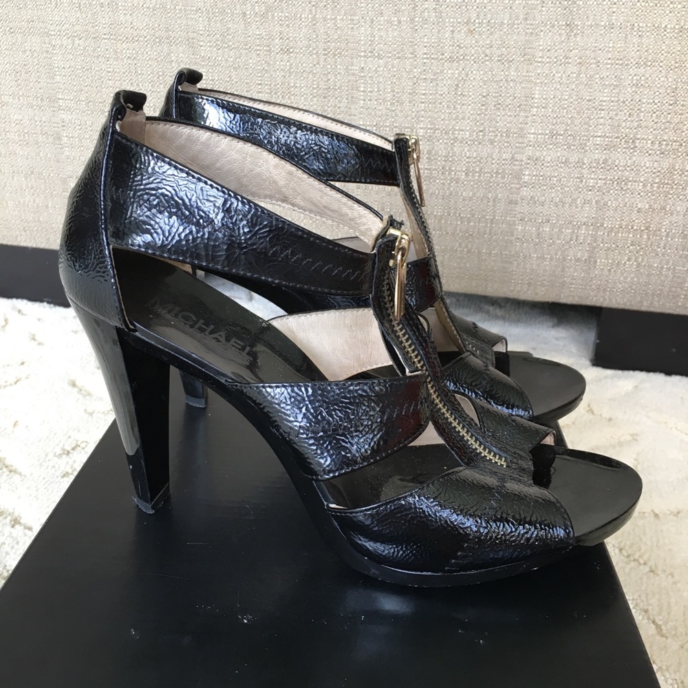 Michael Korda Cage Heels
